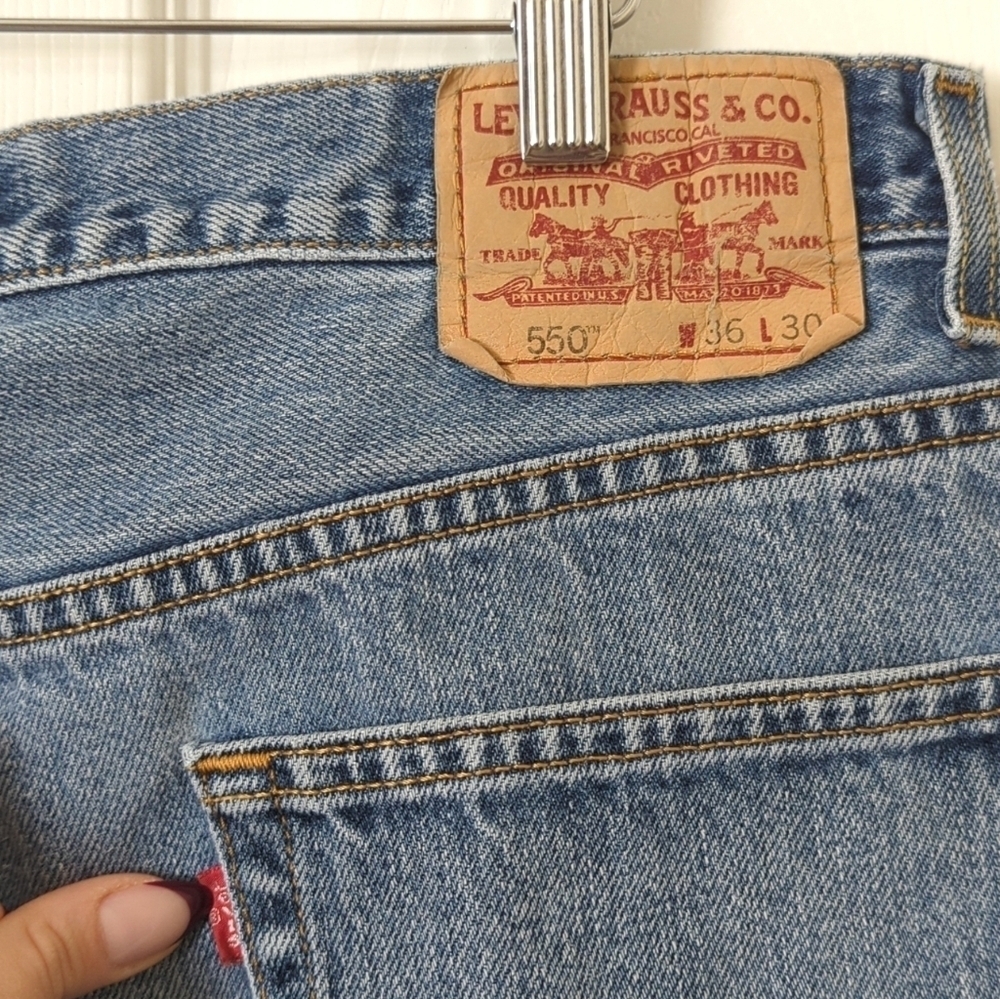 Levi's Y2K 550 Classic Medium Wash Relaxed Fit Straight Leg Denim Jeans 36 x 30 - Picture 15 of 16
